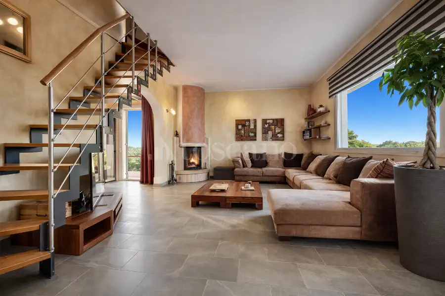 Villa in vendita di 630 mq trattativa riservata (rif. 8/2026)