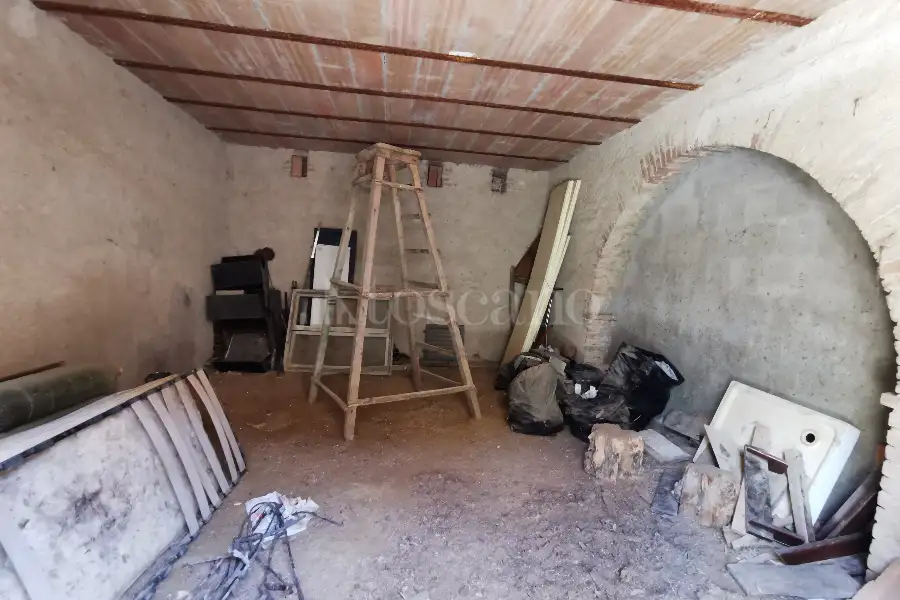 Casale in vendita di 900 mq a €850.000 (rif. 53/2022)