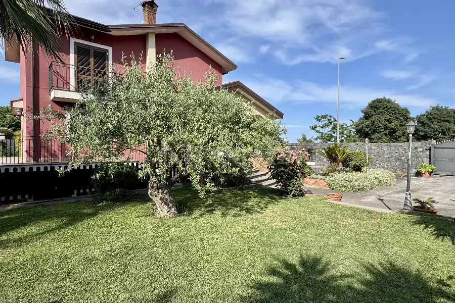 Villa in vendita di 360 mq a €575.000 (rif. 60/2025)