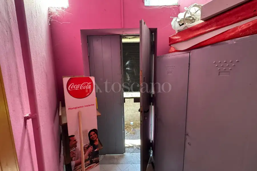 Negozio in vendita di 390 mq a €198.000 (rif. 28/2026)