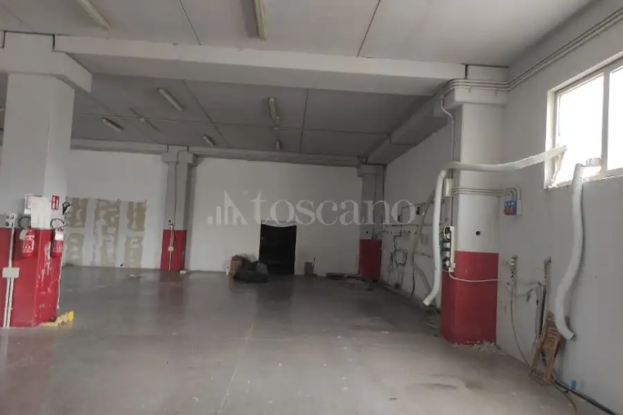 Capannone in affitto di 300 mq a €1.500 (rif. 24/2026)