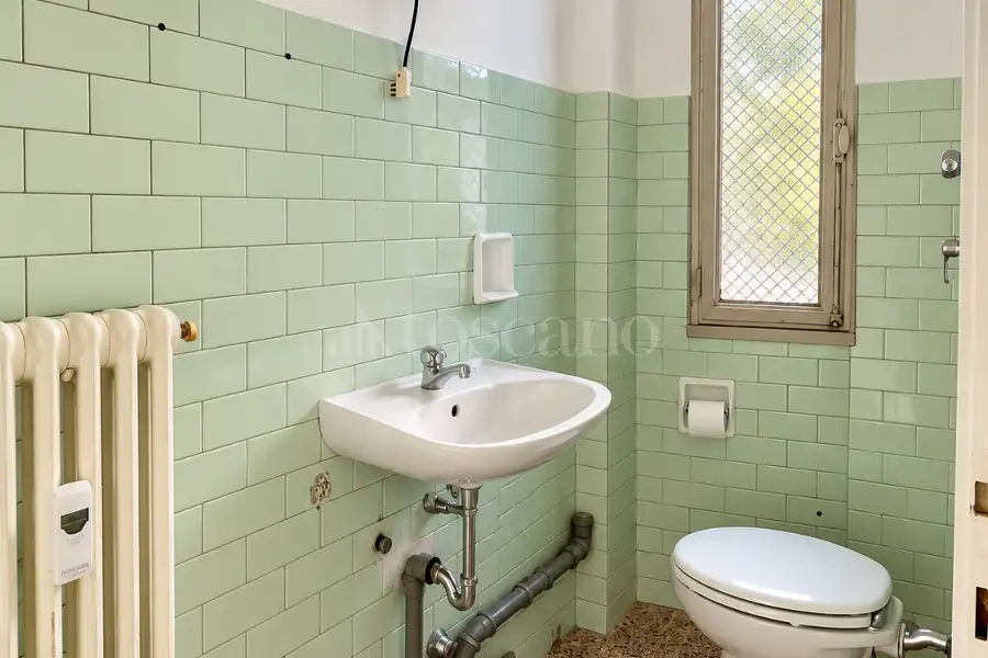 Negozio in affitto di 30 mq a €850 (rif. 17/2026)
