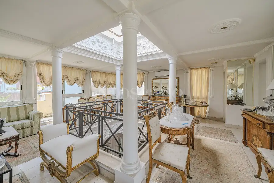 Villa in vendita di 210 mq a €980.000 (rif. 50/2026)
