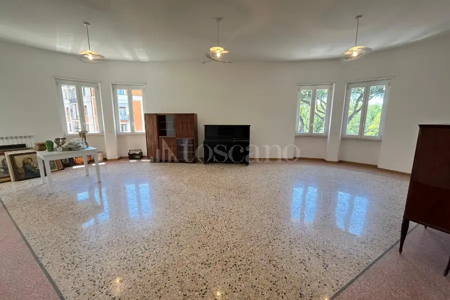 Casa in affitto di 200 mq a €5.300 (rif. 10/2026)