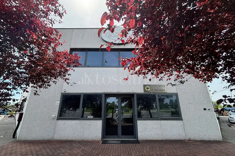 Capannone in vendita di 2.300 mq a €1.300.000 (rif. 2/2026)
