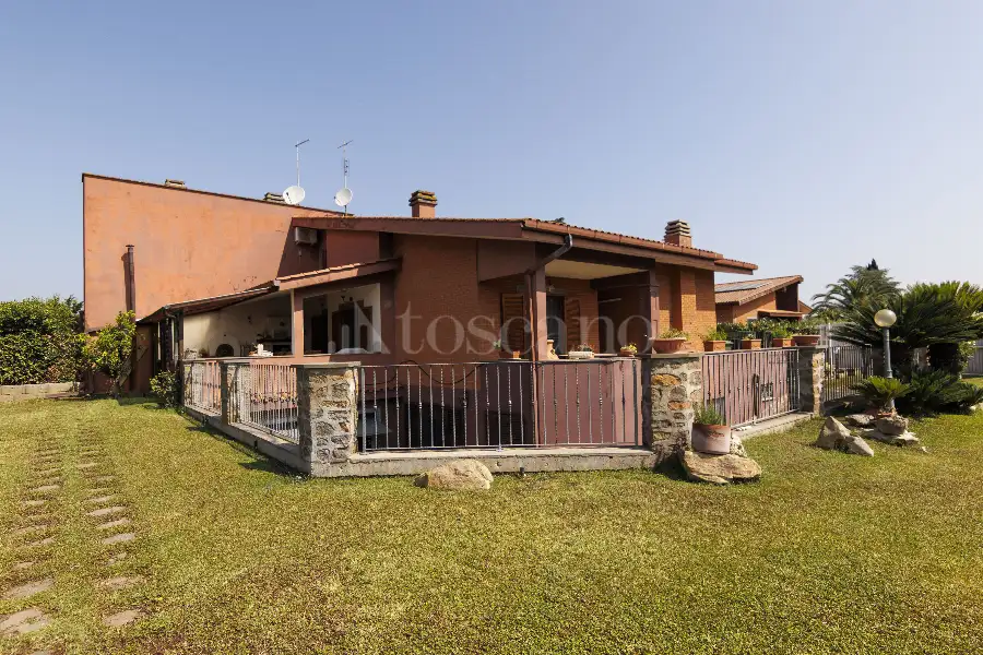 Villa Bifamiliare in vendita di 310 mq a €799.000 (rif. 31/2025)