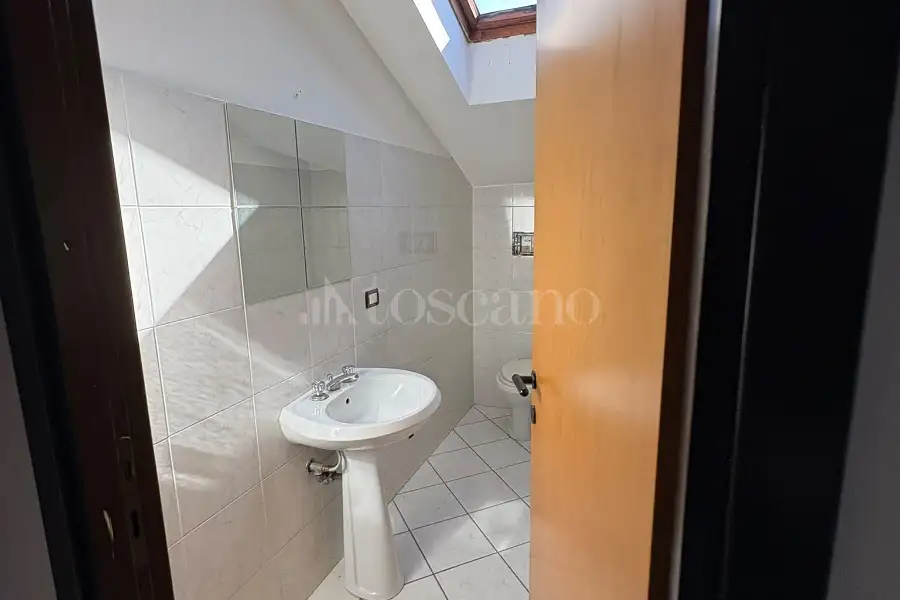 Stabile Uso Ufficio in vendita di 310 mq a €350.000 (rif. 80/2026)