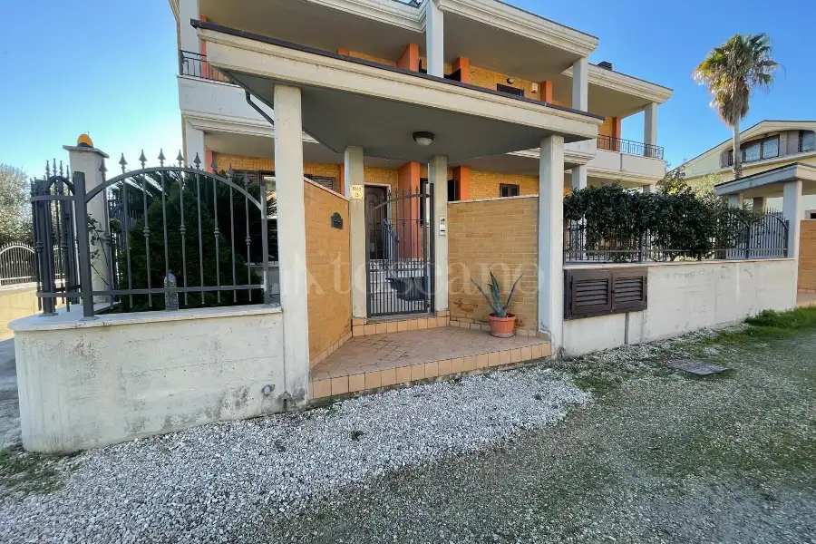 Villa Bifamiliare in vendita di 250 mq a €360.000 (rif. 65/2025)