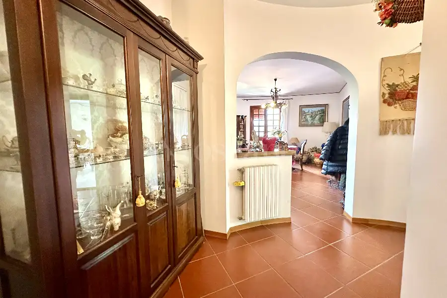 Villa in vendita di 565 mq a €995.000 (rif. 3/2026)