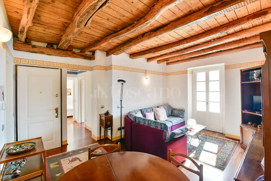 Villa Plurifamiliare in vendita di 400 mq a €3.150.000 (rif. 11/2025)