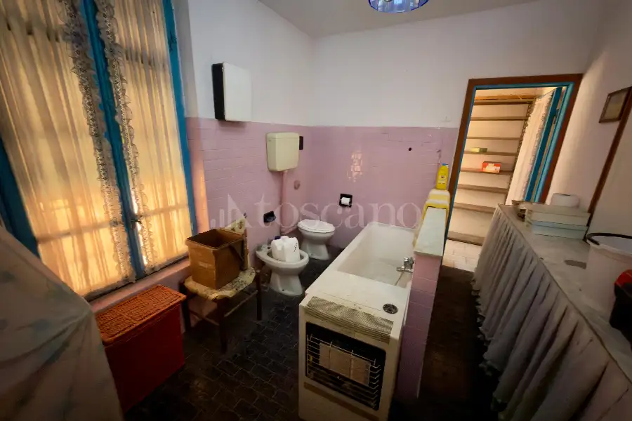 Casa Indipendente in vendita di 250 mq a €272.000 (rif. 5/2026)