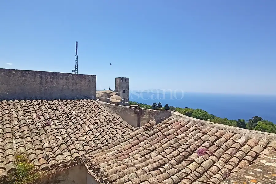 Casa in vendita di 480 mq a €450.000 (rif. 37/2026)