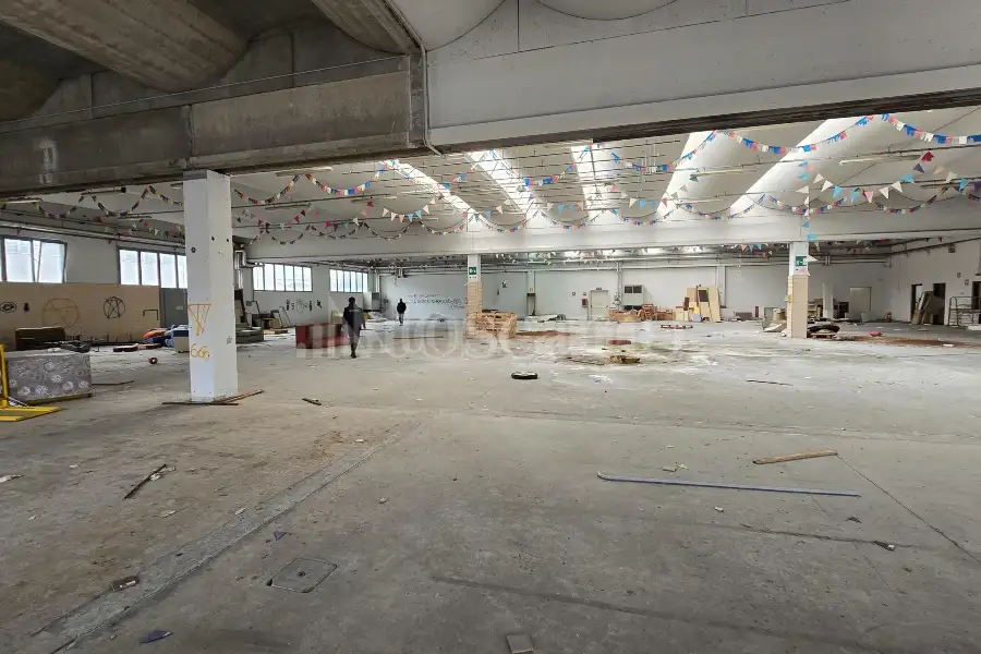 Capannone in vendita di 3500 mq a €1,693,000 (rif. IR0001VE)