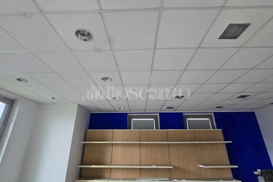 Capannone in vendita di 3500 mq a €1,693,000 (rif. IR0001VE)