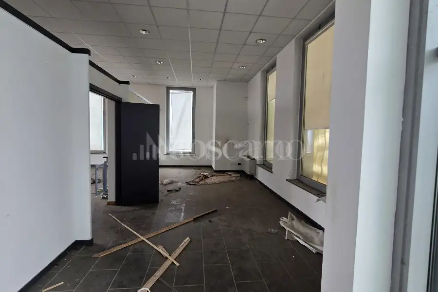 Capannone in vendita di 3500 mq a €1,693,000 (rif. IR0001VE)