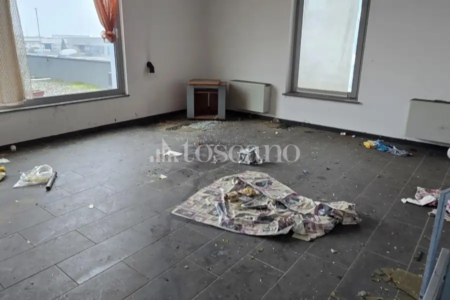 Capannone in vendita di 3500 mq a €1,693,000 (rif. IR0001VE)