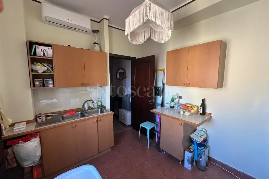 Attico in affitto di 80 mq a €700 (rif. 9/2026)