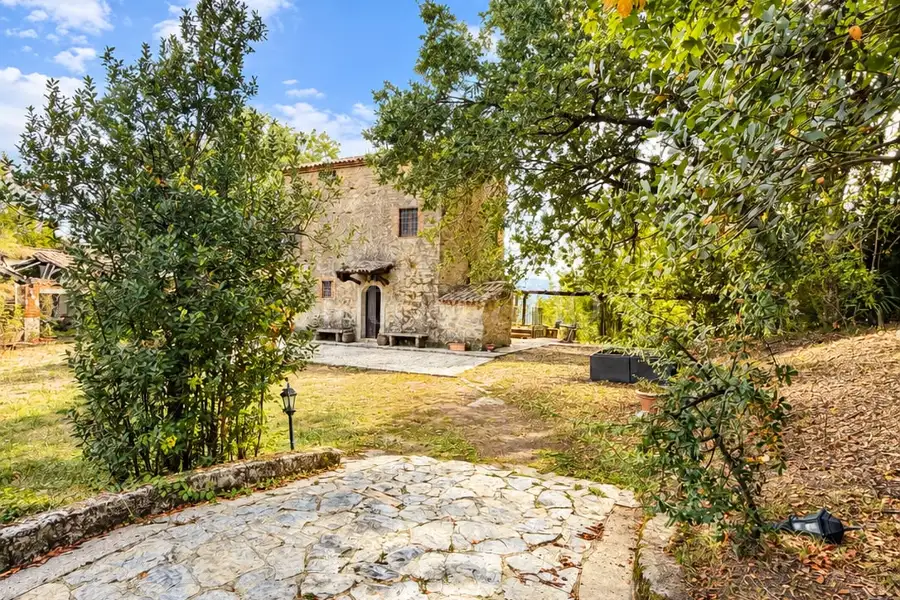 Rustico in vendita di 80 mq a €230.000 (rif. 169/2026)