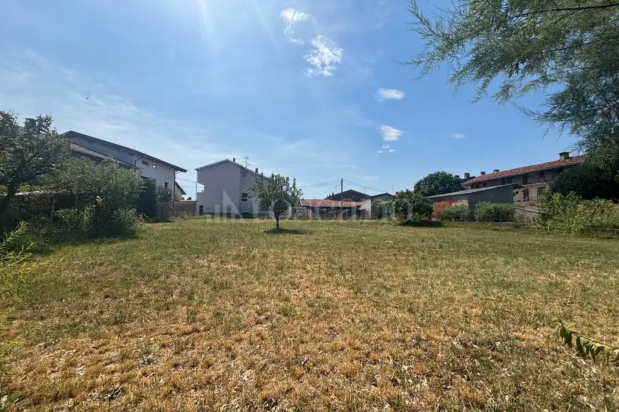 Casale in vendita di 840 mq a €650.000 (rif. 38/2026)