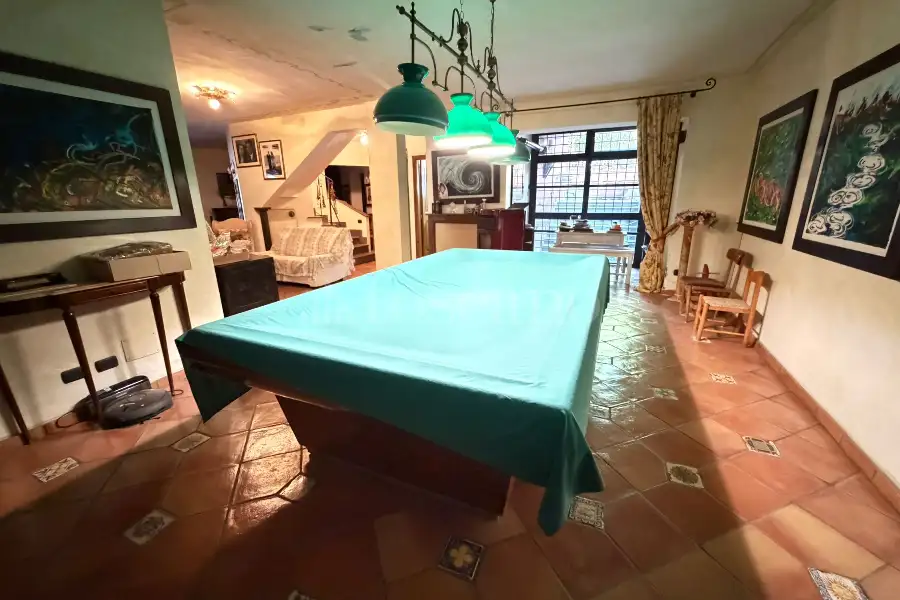 Villa Plurifamiliare in vendita di 430 mq a €395.000 (rif. 19/2026)