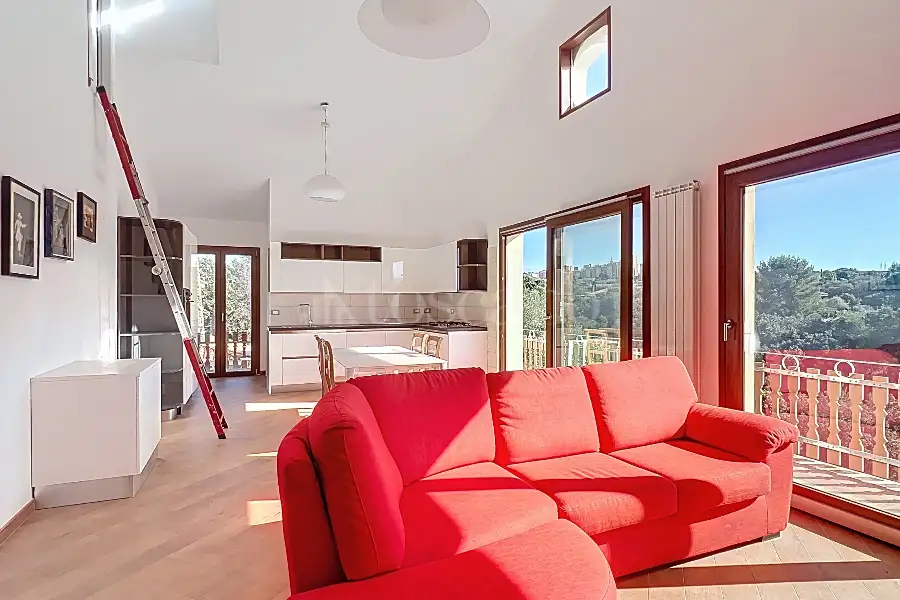 Villa in vendita di 630 mq a €670.000 (rif. 195/2025)