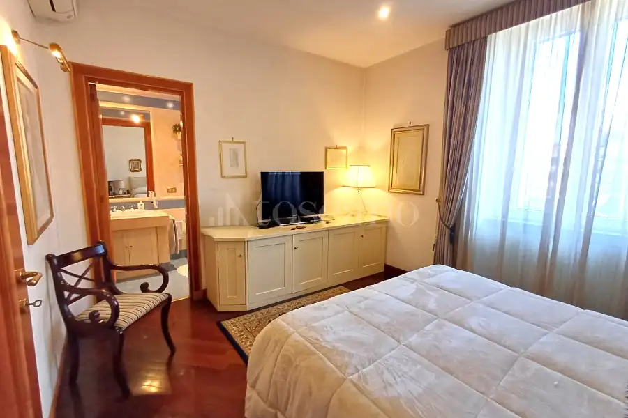 Casale in vendita di 560 mq a €1.250.000 (rif. 3/2026)