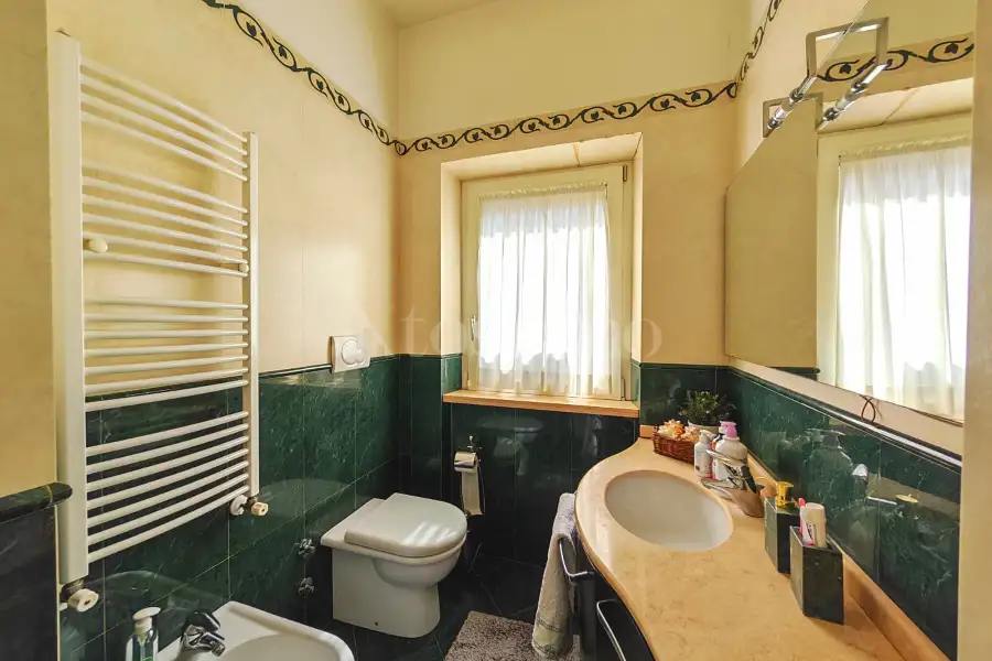 Villa Bifamiliare in vendita di 440 mq a €665.000 (rif. 5/2026)