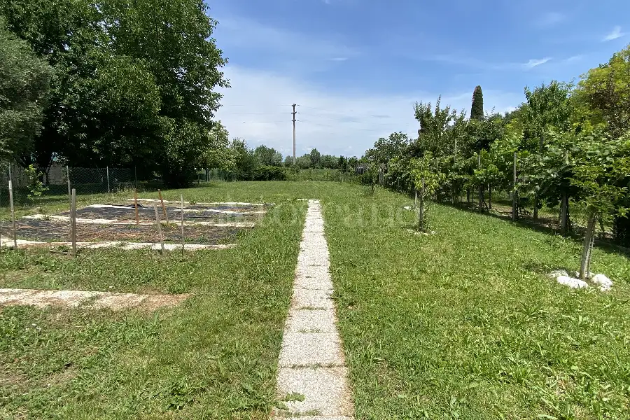Casa Indipendente in vendita di 232 mq a €255.000 (rif. 17/2026)