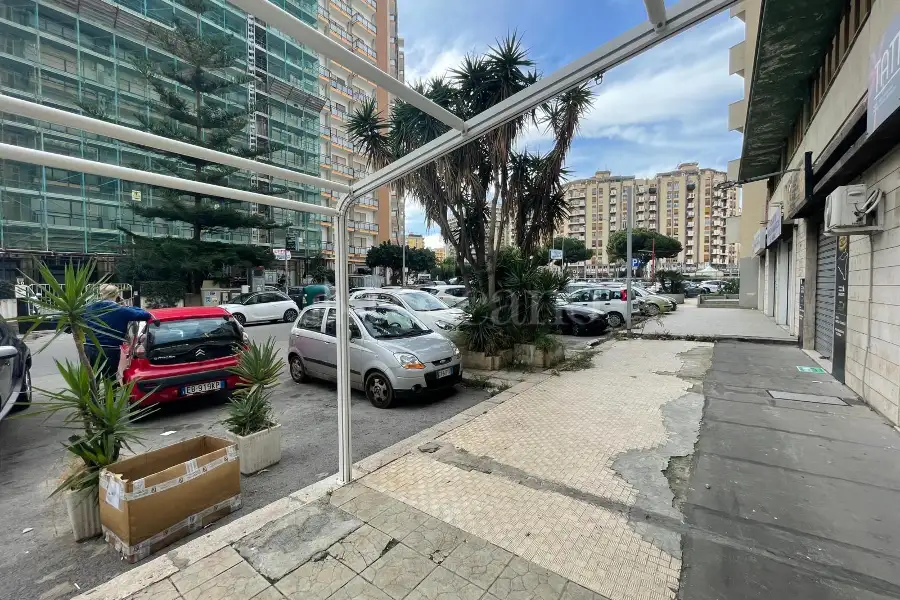 Negozio in affitto di 80 mq a €790 (rif. 94/2025)