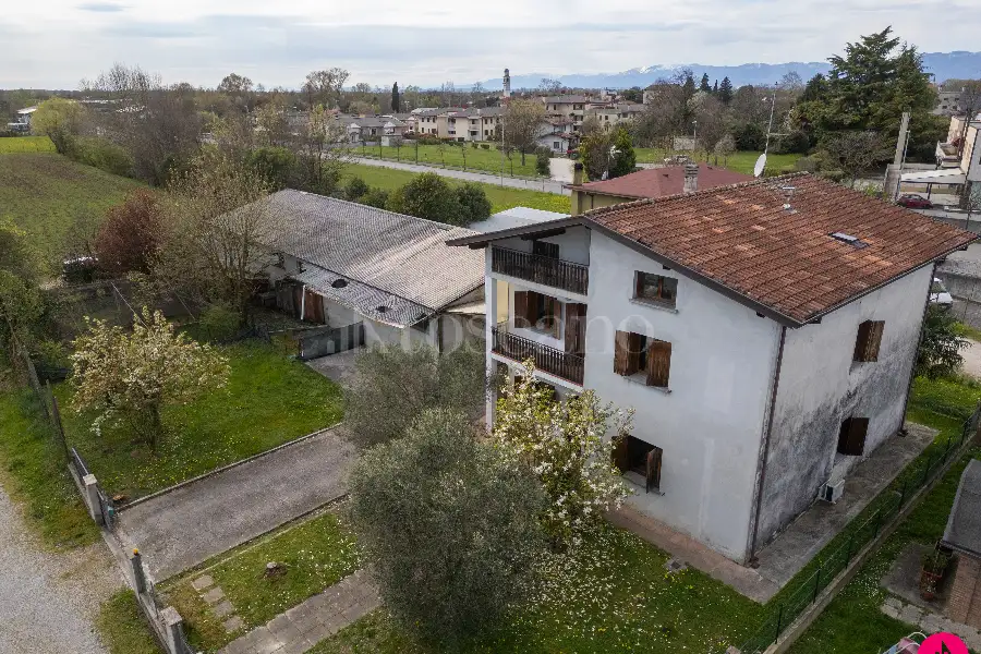 Villa Bifamiliare in vendita di 285 mq a €209.000 (rif. 59/2026)