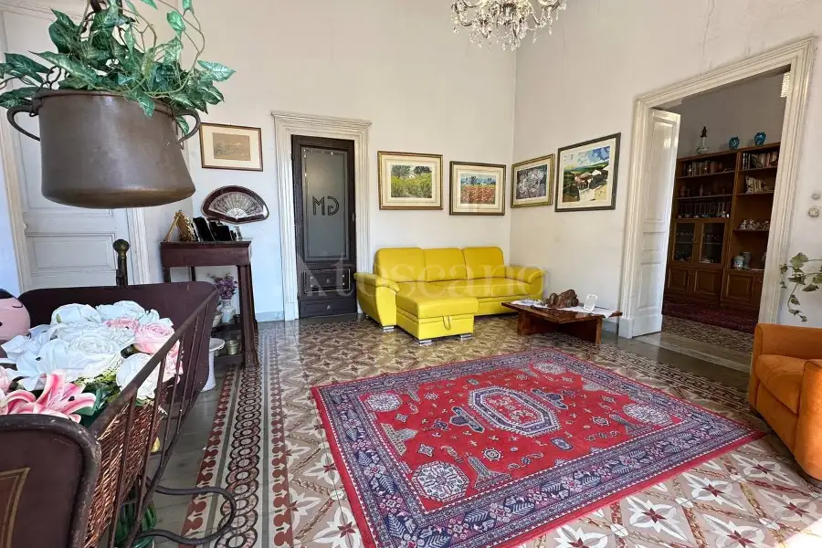 Casa Indipendente in vendita di 240 mq a €598.000 (rif. 44/2026)
