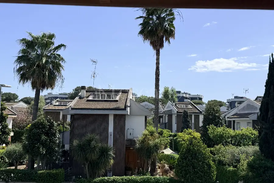 Villino a Schiera in vendita di 280 mq a €950.000 (rif. 15/2026)