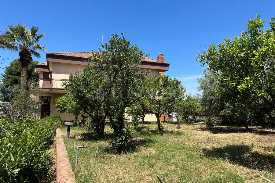 Villa in vendita di 575 mq a €878.000 (rif. 89/2025)