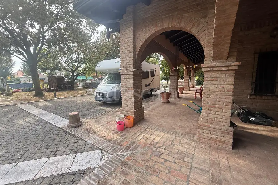 Casa Indipendente in vendita di 332 mq a €655.000 (rif. 52/2026)