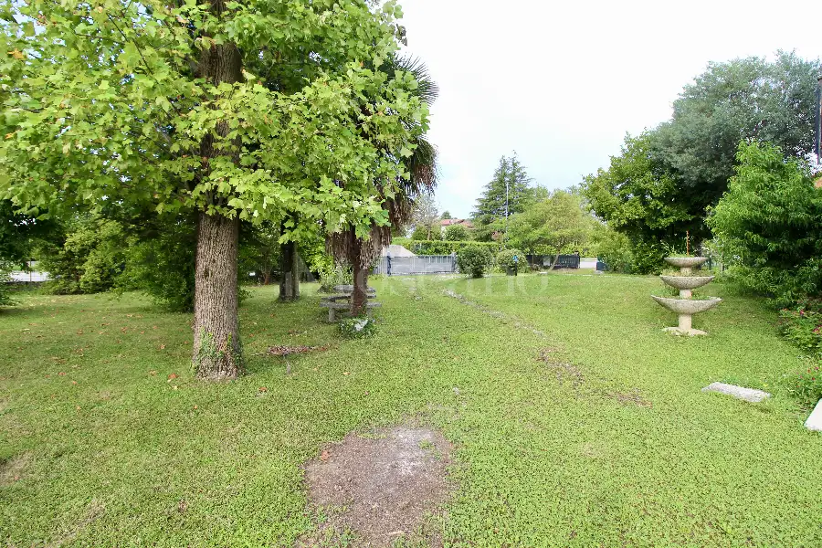 Villa in vendita di 339 mq a €250.000 (rif. 138/2026)