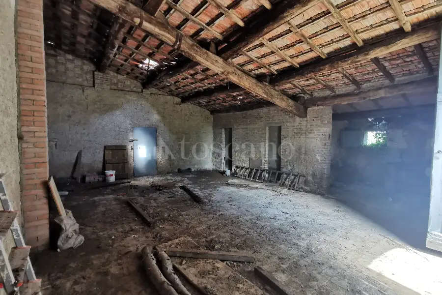 Casale in vendita di 900 mq a €850.000 (rif. 53/2022)