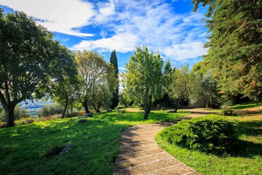 Villa in vendita di 300 mq a €1.450.000 (rif. 40/2025)