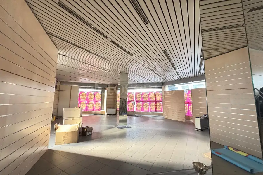 Negozio in vendita di 110 mq a €150.000 (rif. 1/2026)
