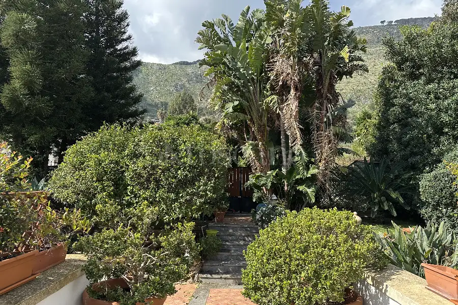 Villa in vendita di 212 mq a €429.000 (rif. 14/2026)