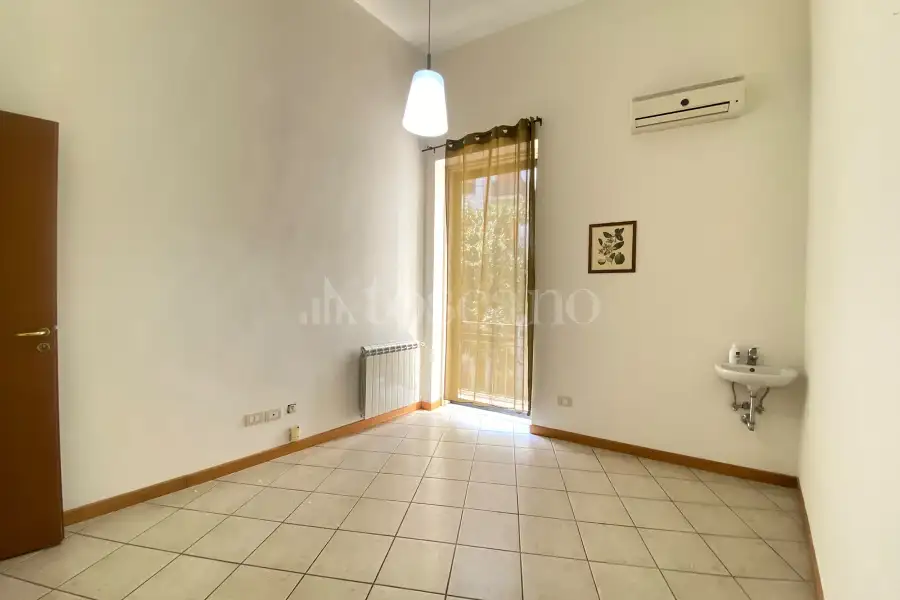 Ufficio in affitto di 20 mq a €470 (rif. 61/2026)