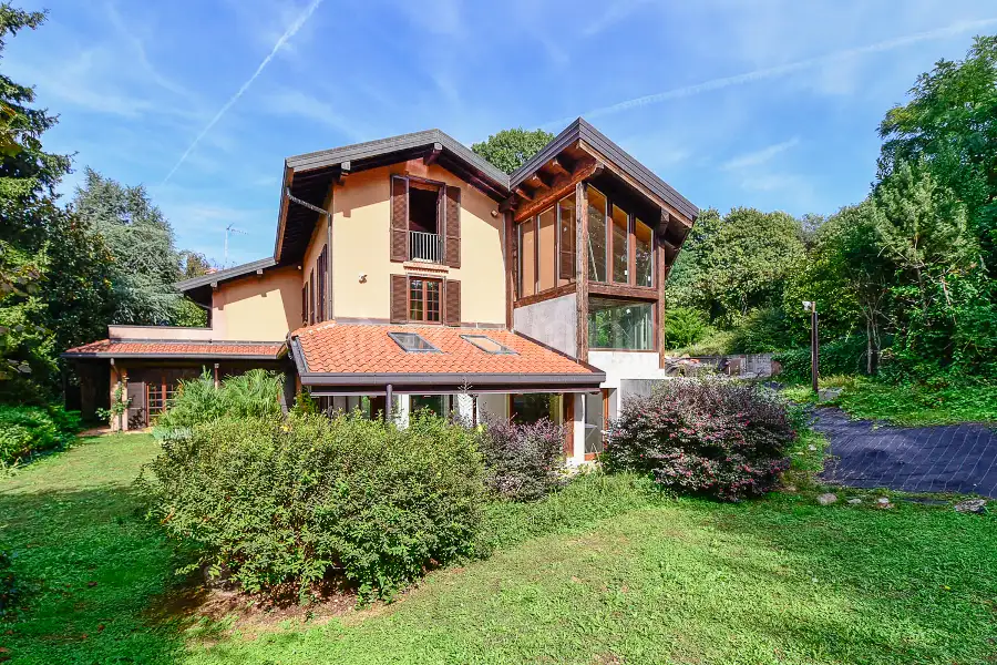Villa in vendita di 320 mq a €630.000 (rif. 53/2026)