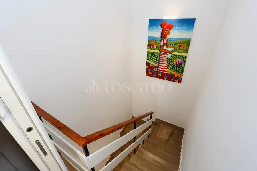 Villa Plurifamiliare in vendita di 210 mq a €675.000 (rif. 62/2026)