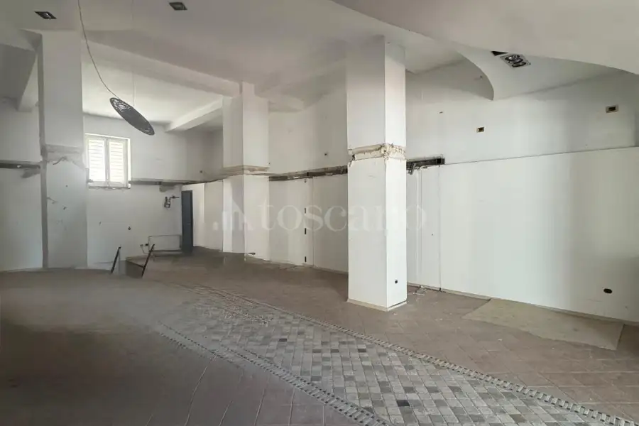Negozio in affitto di 130 mq a €1.100 (rif. 63/2025)