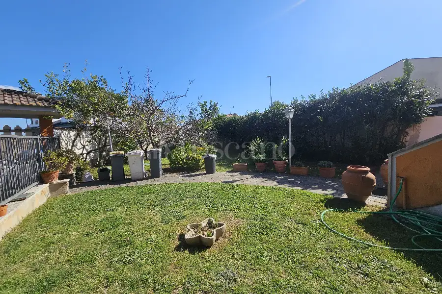 Villa Bifamiliare in vendita di 200 mq a €299.000 (rif. 141/2025)
