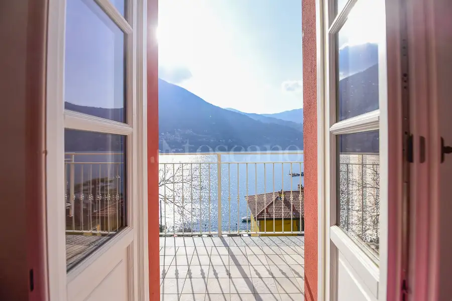 Villa Plurifamiliare in vendita di 400 mq a €3.150.000 (rif. 11/2025)