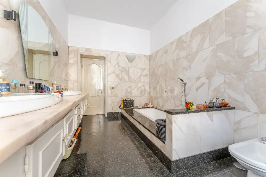 Casa in vendita di 360 mq trattativa riservata (rif. 44/2026)