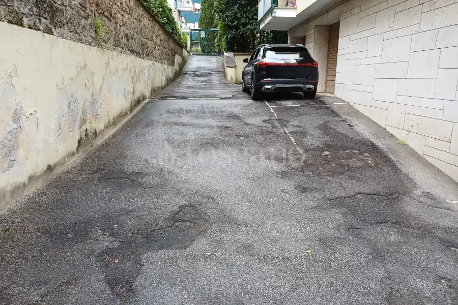 Box in affitto di 18 mq a €230 (rif. 8/2026)