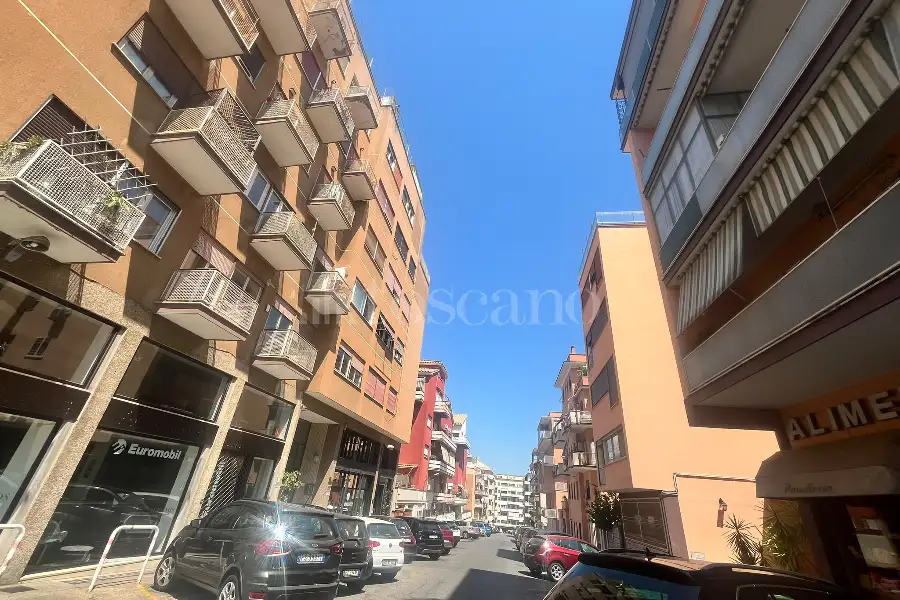 Negozio in vendita di 79 mq a €139.000 (rif. 17/2026)