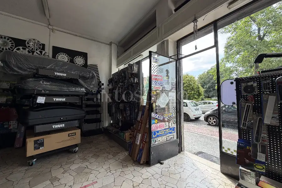 Negozio in vendita di 90 mq a €249.000 (rif. 35/2026)