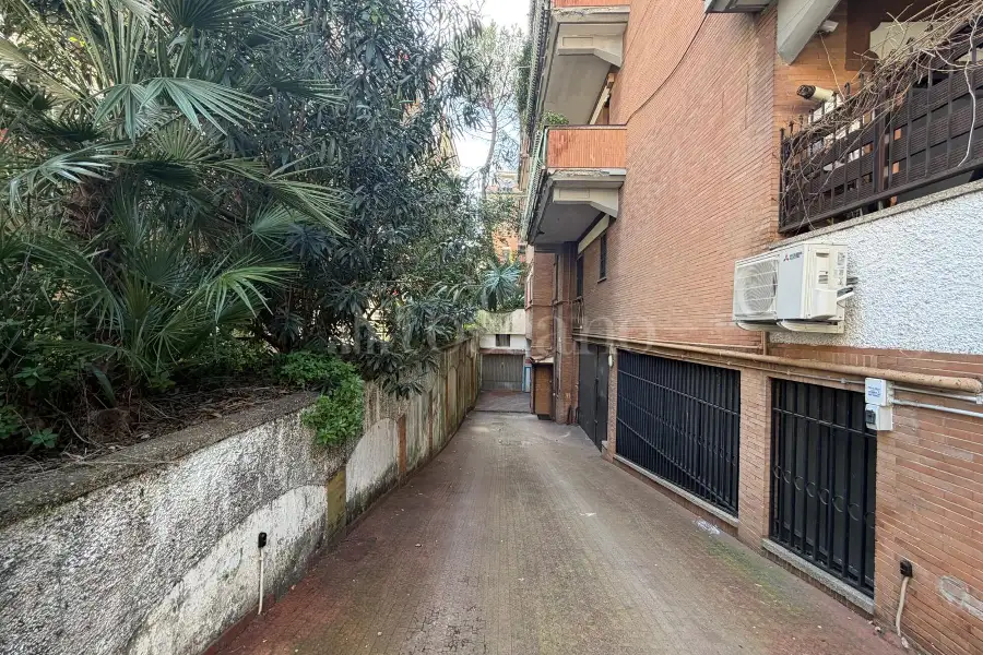 Attico in vendita di 250 mq a €990.000 (rif. 6/2026)